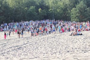 Światowe Dni Młodzieży w Gminie Klucze – fotorelacja cz. II - skoki spadochronowe – zdjęcie 8