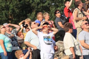 Światowe Dni Młodzieży w Gminie Klucze – fotorelacja cz. II - skoki spadochronowe – zdjęcie 15