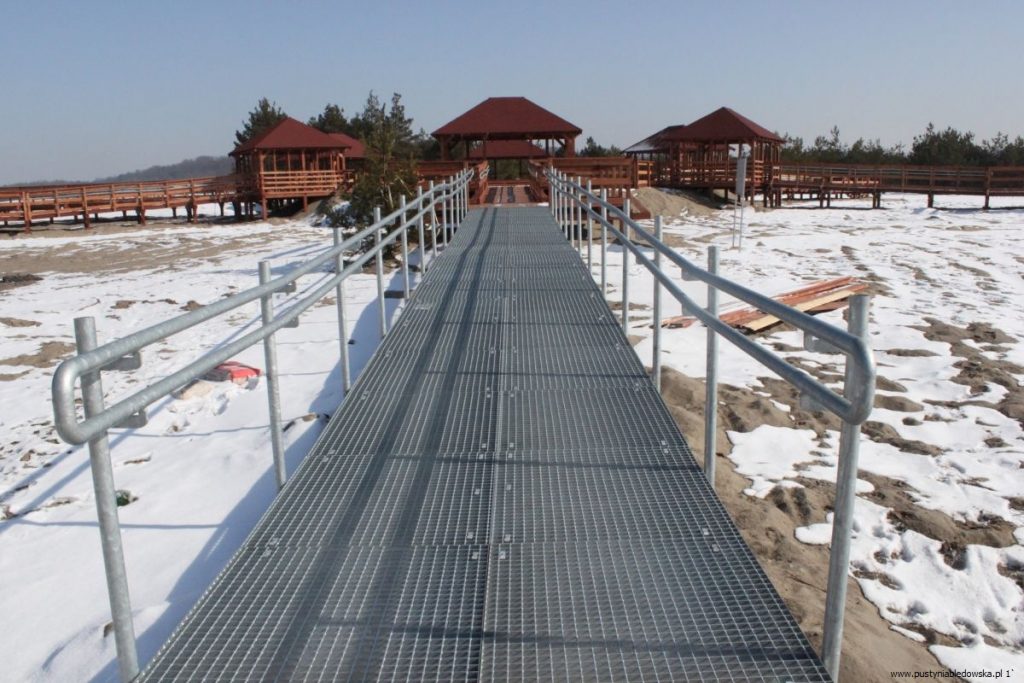 Access ramp at Róża Wiatrów, Klucze