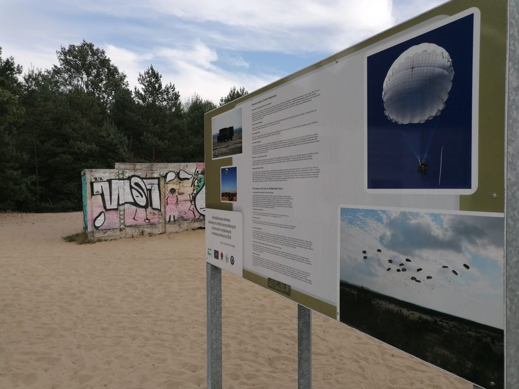 Die Błędów-Wüste vom Dąbrówka-Hügel in Chechło