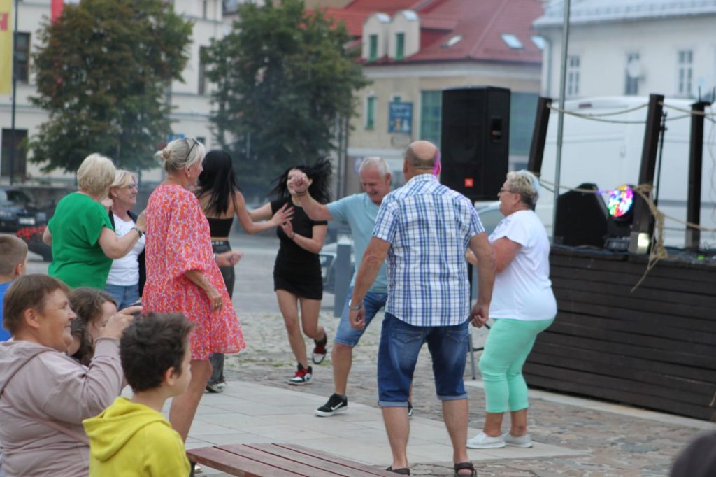 Fotorelacja z koncertu na rynku w Olkuszu – zdjęcie 12